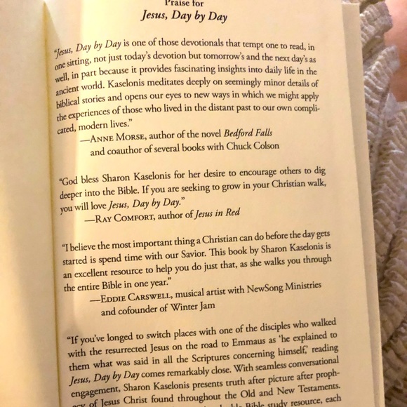 Jesus Day by Day Sharon Kaselonis Hardcover Devotional Book - Picture 2 of 6